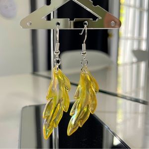 Yellow leaf dangle earrings 🍂